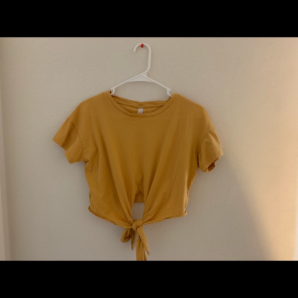 yellow tied/ cropped tee
